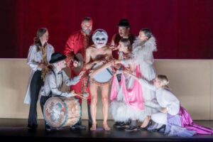 Szene aus DER HAUPTMANN VON KÖPENICK, Foto: Bernd Schönberger, Lizenz: Brandenburgische Kulturstiftung Cottbus-Frankfurt (Oder)